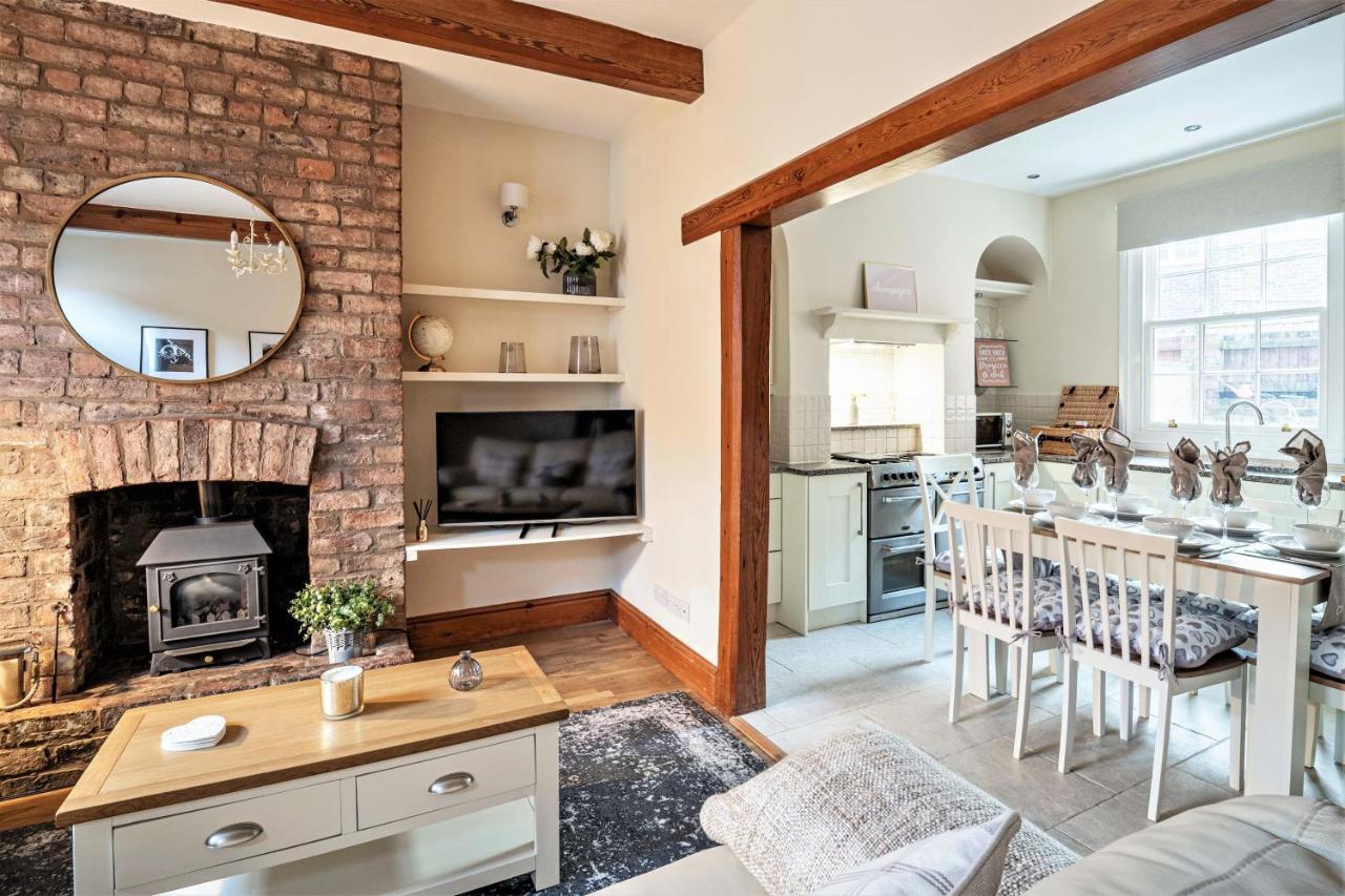 The Cottage In Chester, Sleeps 6 With Free Parking Экстерьер фото